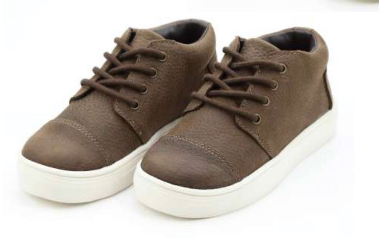 Wyatt Lace Up Sneaker-Brown